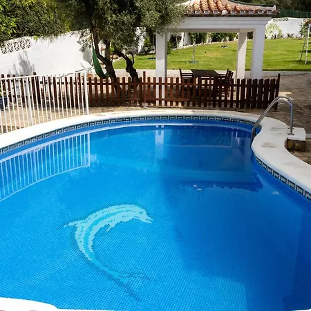 Villa With Private Pool & Large Private Garden